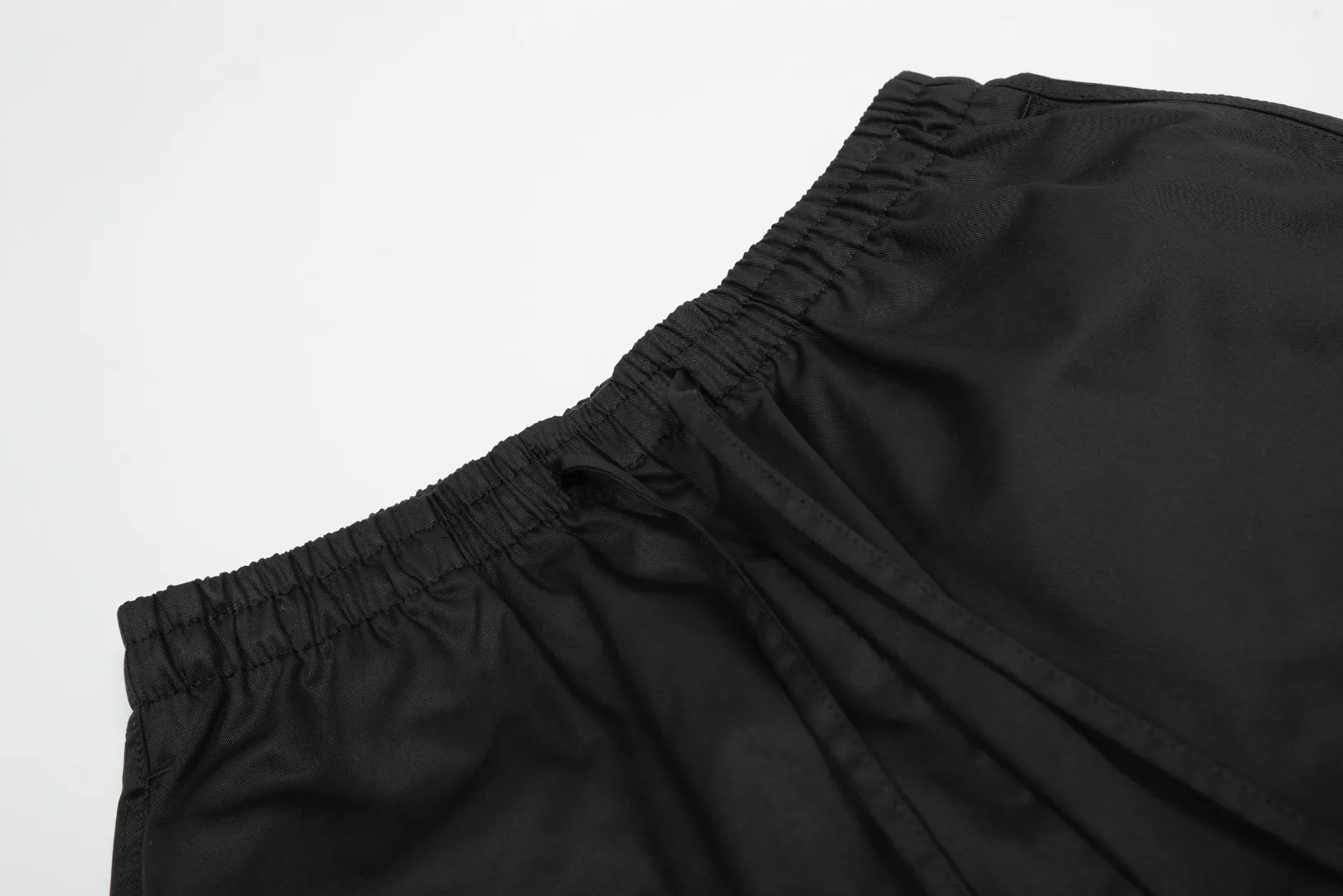 P166 💰 "Top quality" Style number: 1102# [Ralph Lauren Paul small label war horse basic classic shorts] ✅Ralph Lauren Ralph Lauren dopamine war horse small label outdoor shorts ✅Summer fresh, classic and versatile drawstring basic classic shorts ✅Lazy style must-have item The upper body has a fresh feeling ✅Nylon silk floss is smooth and soft, highly breathable and not stuffy ✅Specialized for platform live broadcast, wholesale entity, summer running volume ✅Simple and easy to match, light American style, super great ✅Standard for summer, small and sexy is YYDS, a must-have for petite girls. Size: S-L #Elastic waistline can be stretched. Color: Black, White, Light Blue, Off-white, Pink, Light Green, Khaki